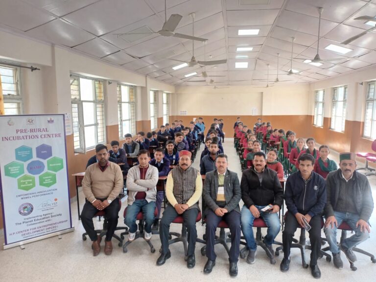 प्री-ग्रामीण उष्मायन केंद्र राजकीय आई टी आई सुन्नी, शिमला में दो दिवसीय जिला स्तरीय कार्यशाला का आयोजन।