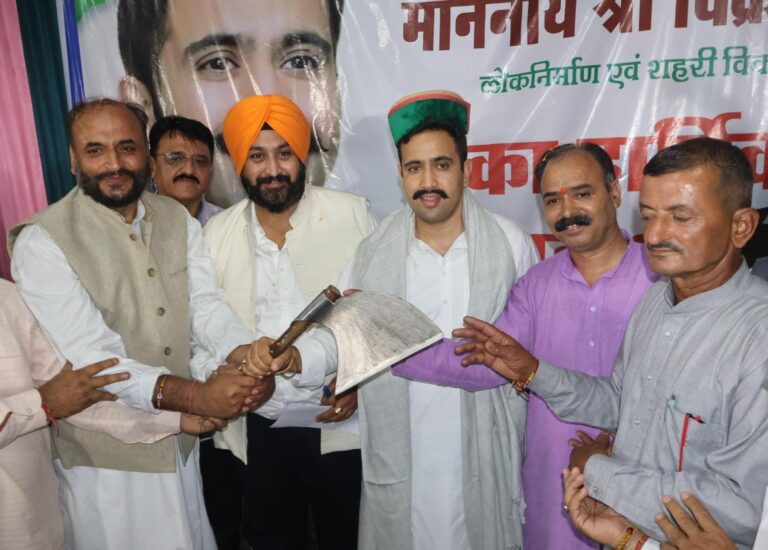 लोक निर्माण विभाग व शहरी विकास मंत्री विक्रमादित्य सिंह ने अपने सिरमौर प्रवास पर पहली बार किया गिरिपार के आँझ भोज क्षेत्र का दौरा