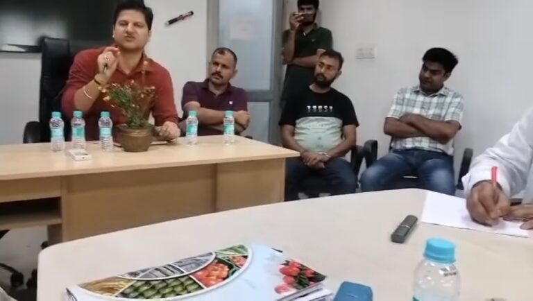सयुक्त किसान मोर्चा ने स्मार्ट मीटर व ओवर बिलों पर की बिजली विभाग से वार्ता