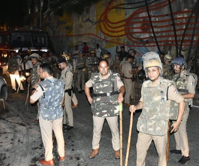 हिमाचल बॉर्डर पर बैरिकेड्स तोड़ देहरादून की तरफ बढ़े निहंग, प्रेमनगर छावनी में तब्दील