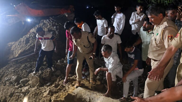 बछड़ी को बचाने की कोशिश बनी काल: जहरीली गैस से चार युवकों की मौत, एक की हालत गंभीर”
